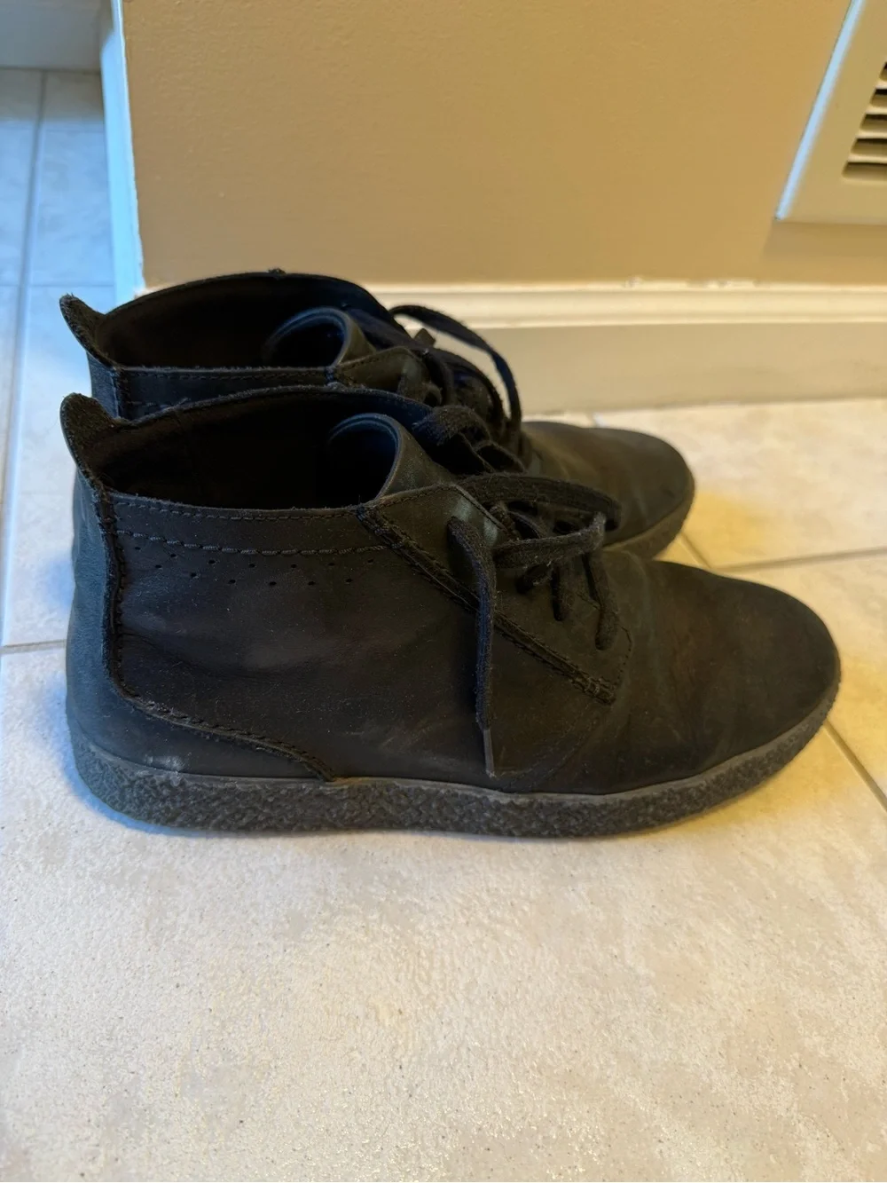 Clarks Black Leather Chukka Boots - Minimal Lace-Up